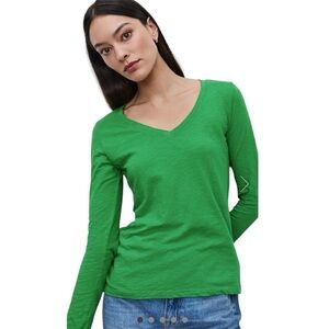 J. Crew Perfect Tee Classic bright green cotton long sleeve fun v-neck tee top